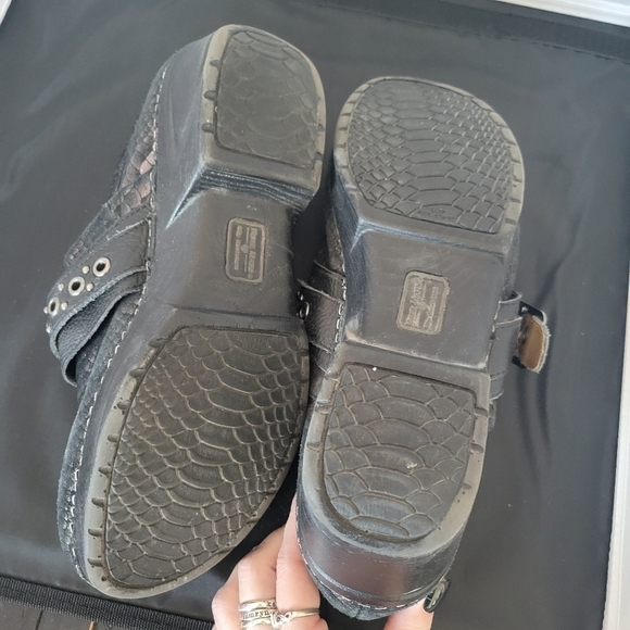 Nurse Mates Pillowtop Women's 10 Chelsea Slip On Clogs Leather Black Snake Croc - Picture 8 of 8